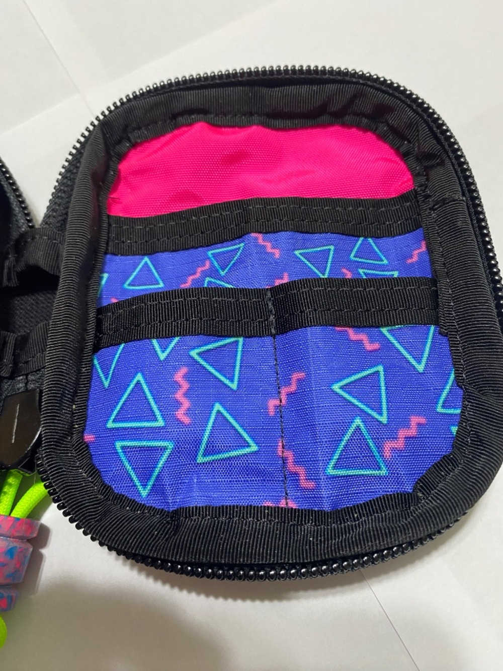 Glows in the dark. EDC mini, Wiscoworks beads. Glow-in-the dark materials. - Picture 5 of 10